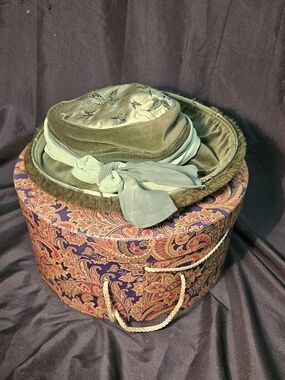 A114 Vintage Hattitude Olive Green Velvet Hat with Chiffon Band & Hat Box